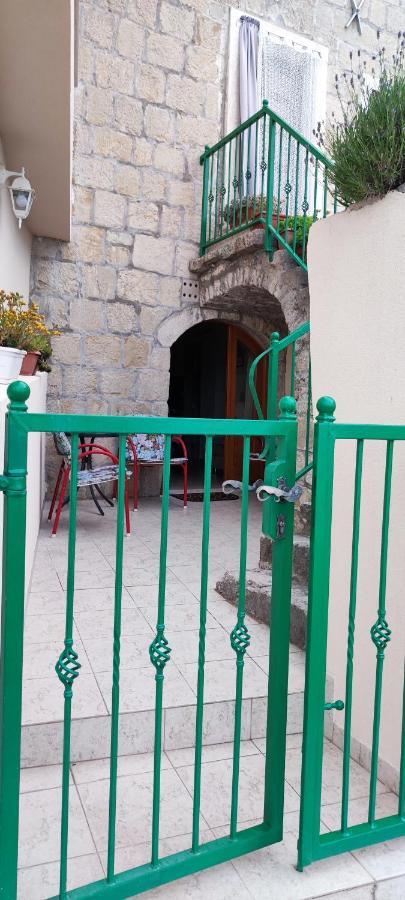 Apartment Old Stone House Lokva Rogoznica Exterior foto